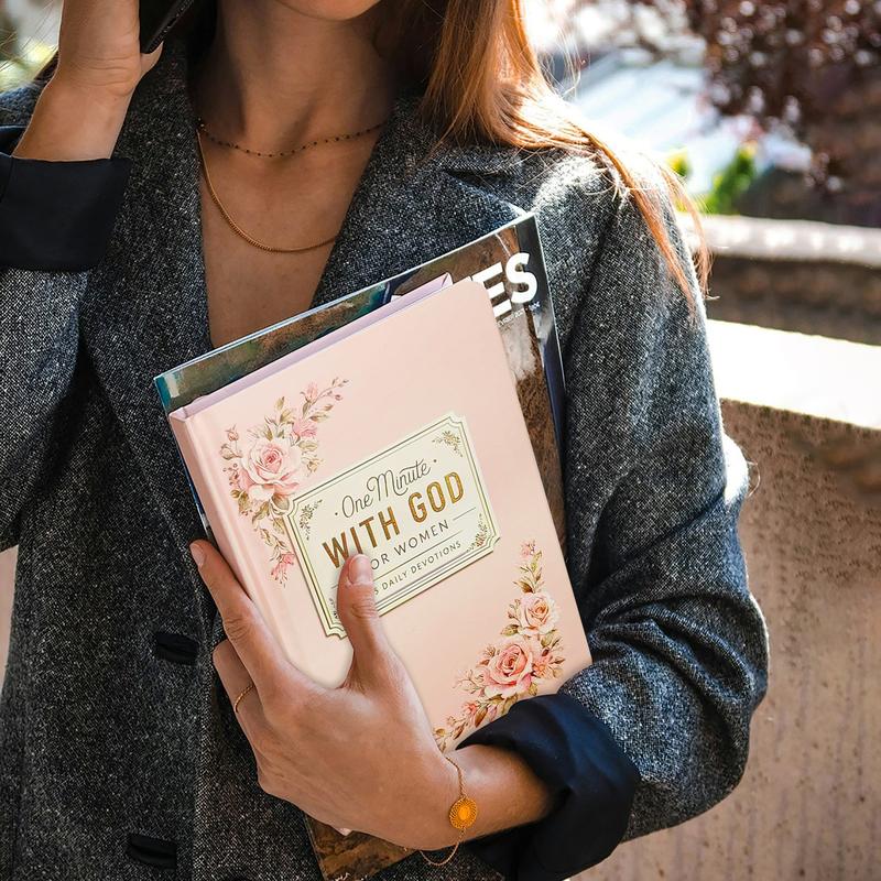One Minute With God for Women - 365 Devotions For Women